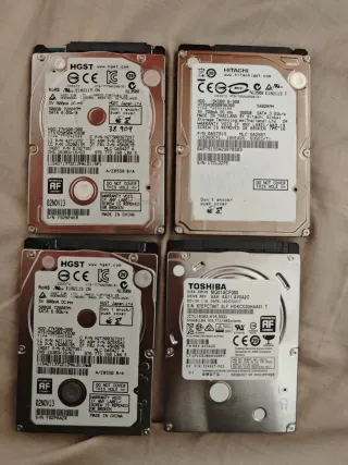 4 Discos Duros 500GB HGST, Hitachi, Toshiba