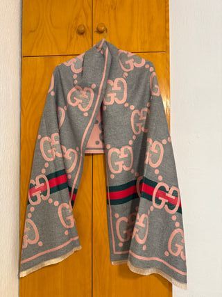 Bufanda Gucci Gris y Rosa