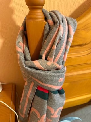 Bufanda Gucci Gris y Rosa