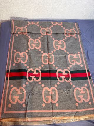 Bufanda Gucci Gris y Rosa