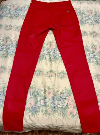 Pantalón Mango polipiel rojo