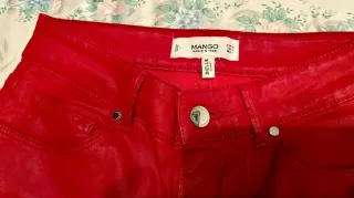 Pantalón Mango polipiel rojo