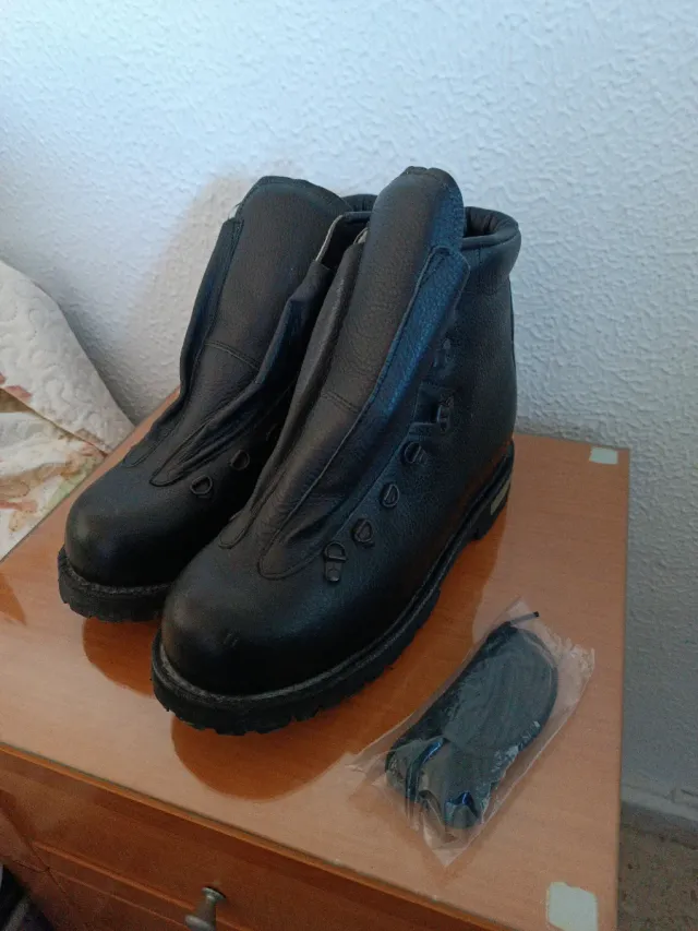 Botas militares negras