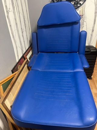 Se vende camilla de estética.