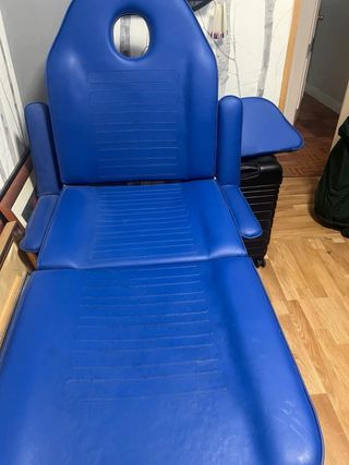 Se vende camilla de estética.