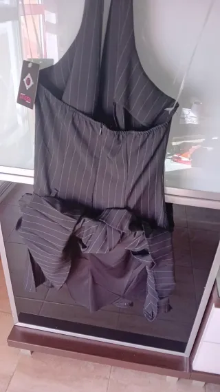 Vestido corto con cinturón y rayas