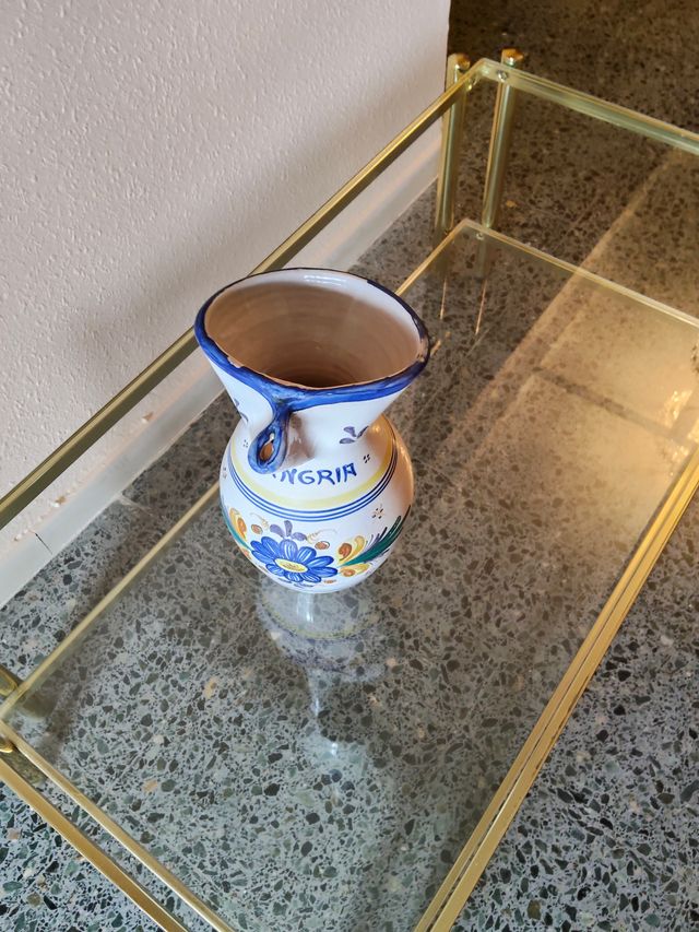 Jarra de cerámica rústica para sangría