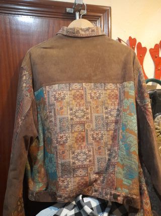 Cazadora Marrón Estampada