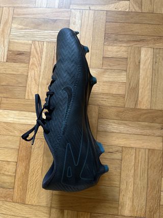 Zapatillas Nike Fútbol Negras y Turquesa