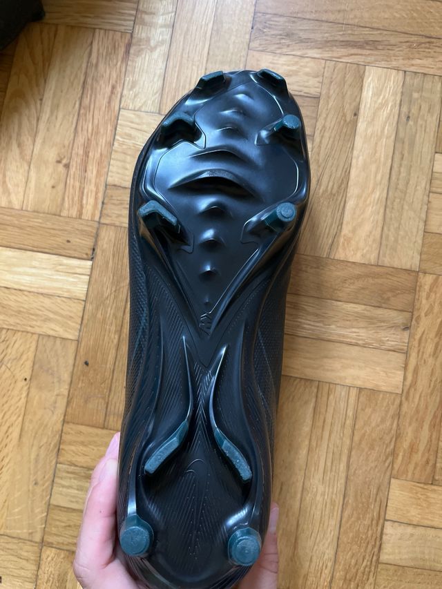 Zapatillas Nike Fútbol Negras y Turquesa