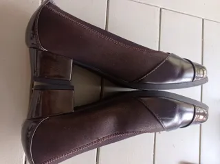 Zapatos salón cómodos JIURLUN marrones/grises