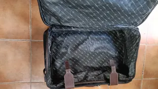 Maleta Vintage Ruedas Negra y Marrón