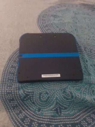 Nintendo 2DS Negra con cargador i juego incluido