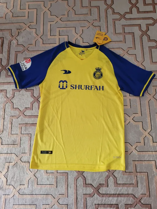 Camiseta amarilla y azul Talla S