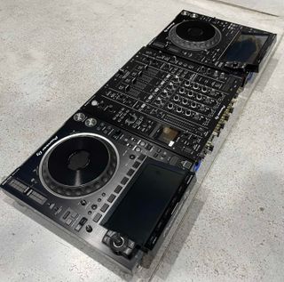2x Pioneer DJ CDJ-3000 + DJM-A9