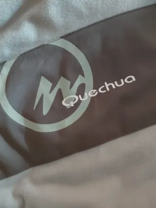 Abrigo Quechua verde militar