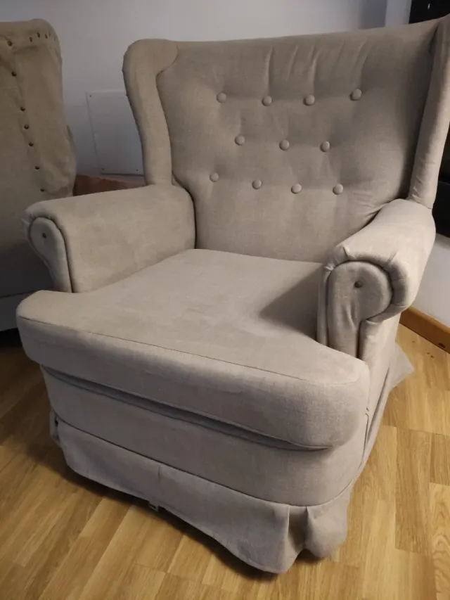 Sillón mecedora tapizado beige/gris