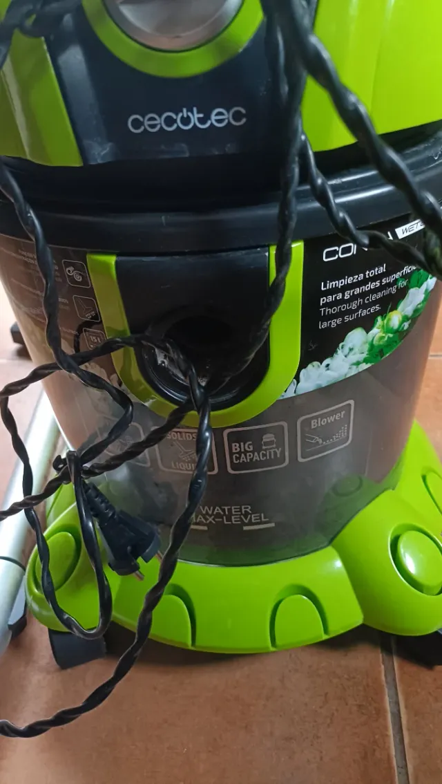 Aspiradora Cecotec Sólidos y Líquidos
