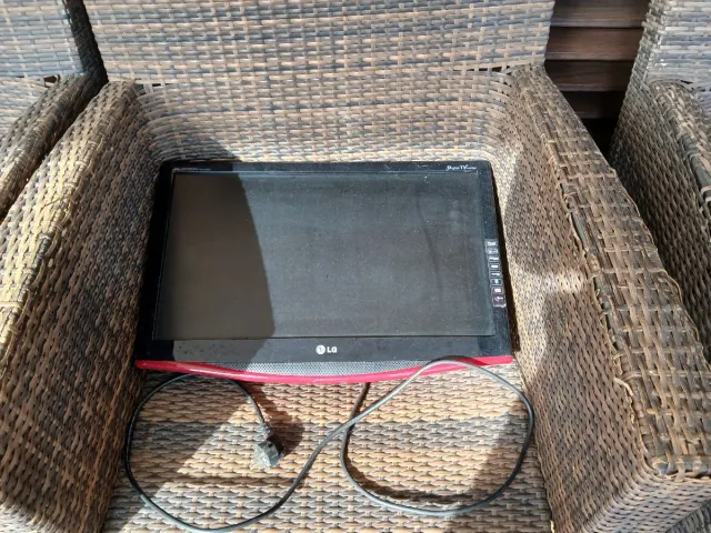 LG TV con soporte pared