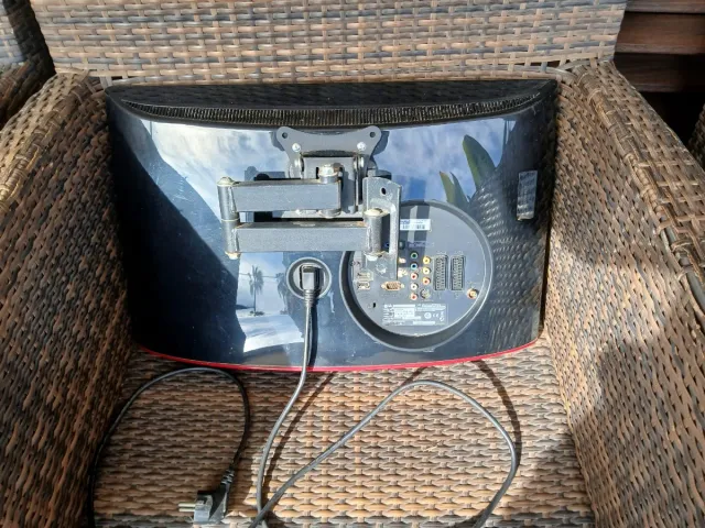 LG TV con soporte pared