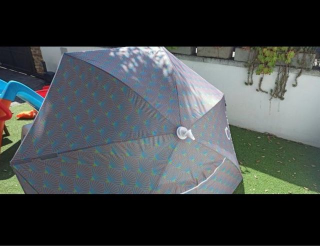 Sombrilla Refugio Playa Tribord