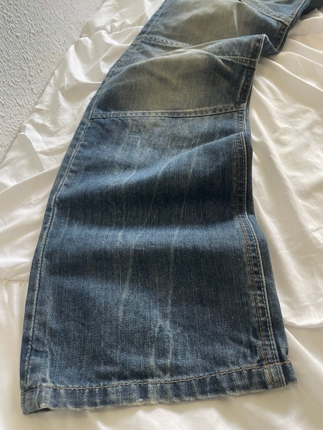 Vaqueros vintage desgastados
