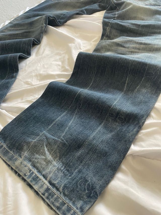 Vaqueros vintage desgastados