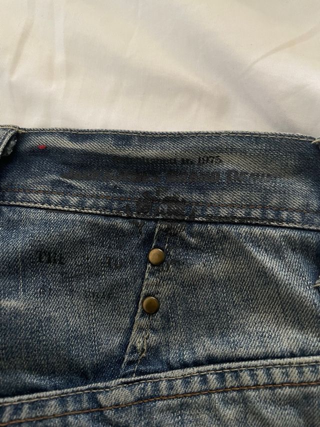 Vaqueros vintage desgastados