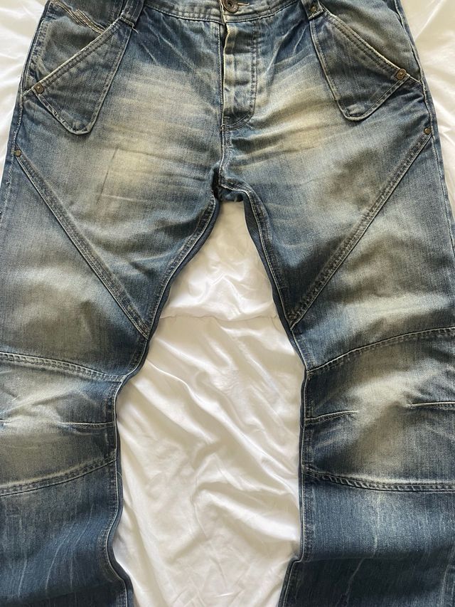 Vaqueros vintage desgastados