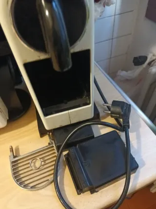 Macchina caffè Nespresso bianca