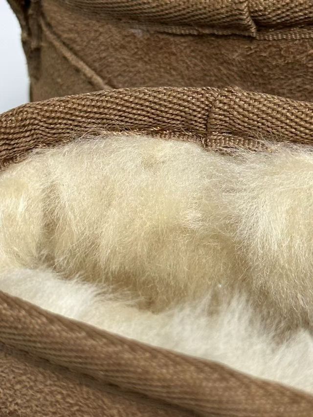 UGG Stivali Neve Corti Castagna