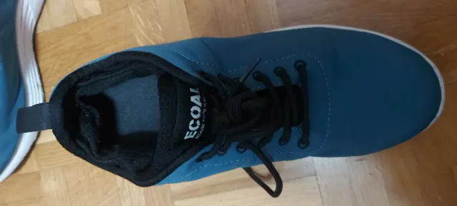 Zapatillas Ecoalf azules y negras