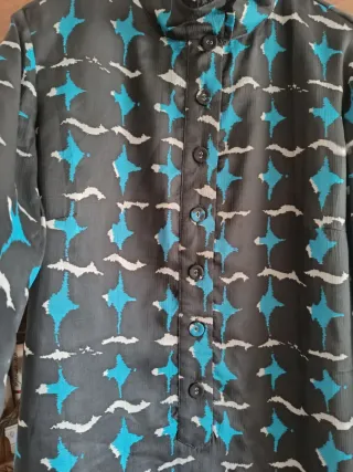 Vestido estampado negro y azul