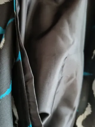 Vestido estampado negro y azul