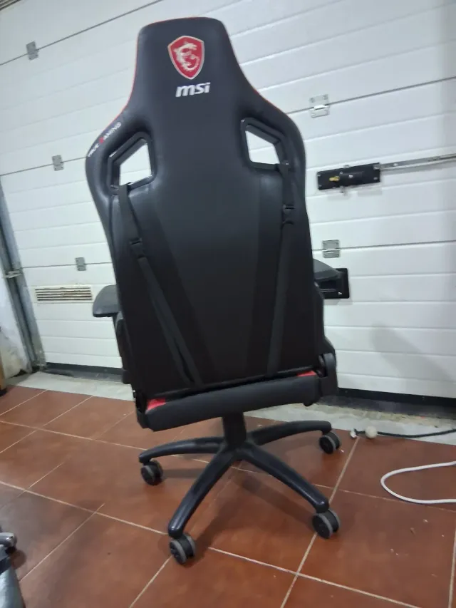 Silla Gamer MSI Negra y Roja