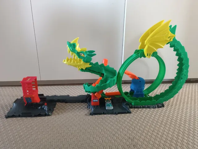 Pista Hot Wheels Dragón