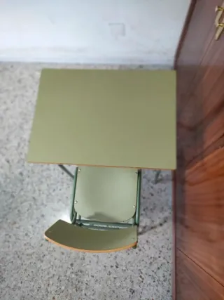Pupitre escolar: mesa y silla colegio
