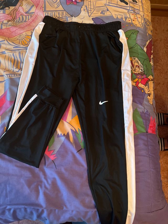 Pantalón chándal Nike negro y blanco