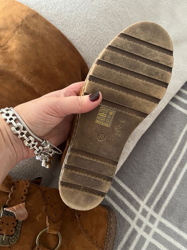 Botas altas de ante marrón