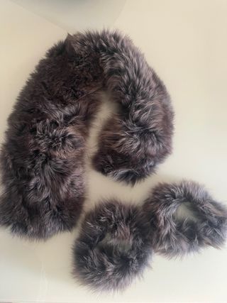 Collo e polsi in volpe argentata