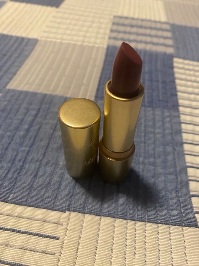 Colourpop Dorado con Firma Tiana