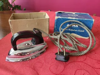 Plancha Vintage ATMA de Bolsillo con Caja