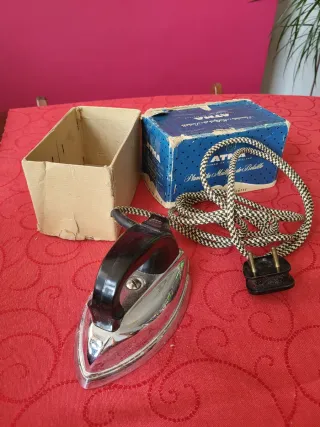 Plancha Vintage ATMA de Bolsillo con Caja