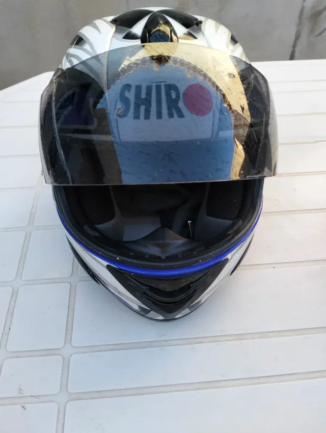 Casco de moto SHIRO en buen estado Talla M 57/58