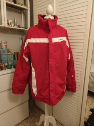 Chaqueta Quechua roja