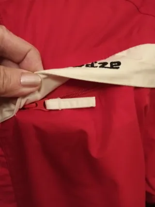 Chaqueta Quechua roja