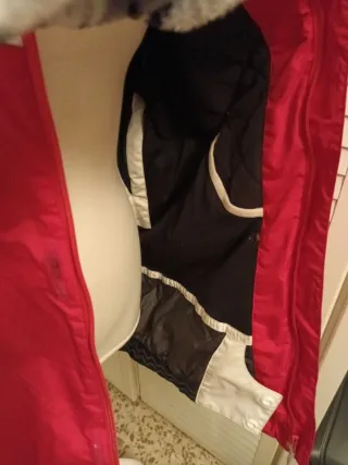 Chaqueta Quechua roja