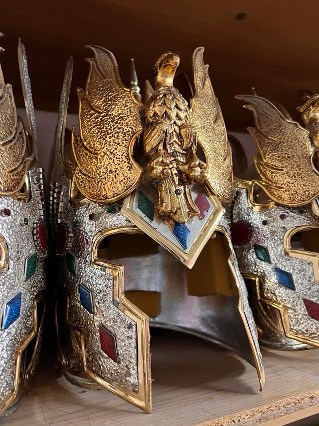 11 Cascos Metálicos de uso en fiesta de moros y cr