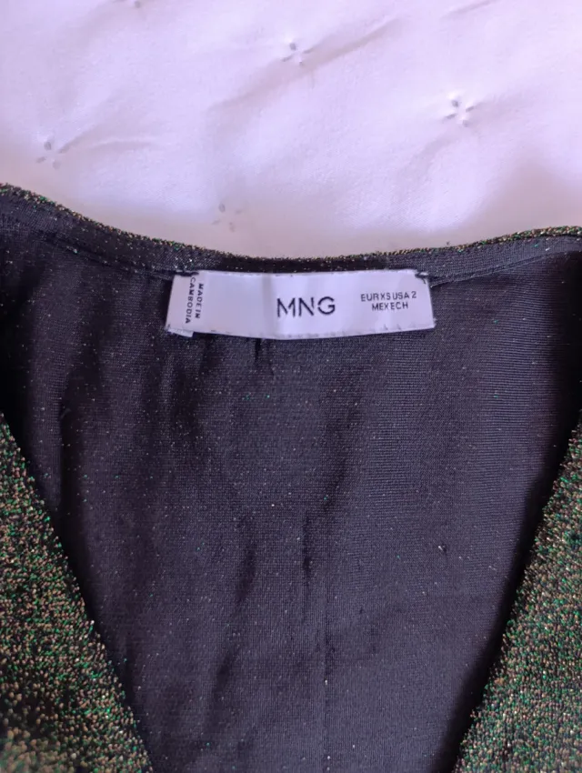 Vestido Lúrex Nudo Verde Fiesta. Mango