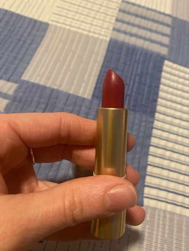 Colourpop Dorado con Firma Snow white